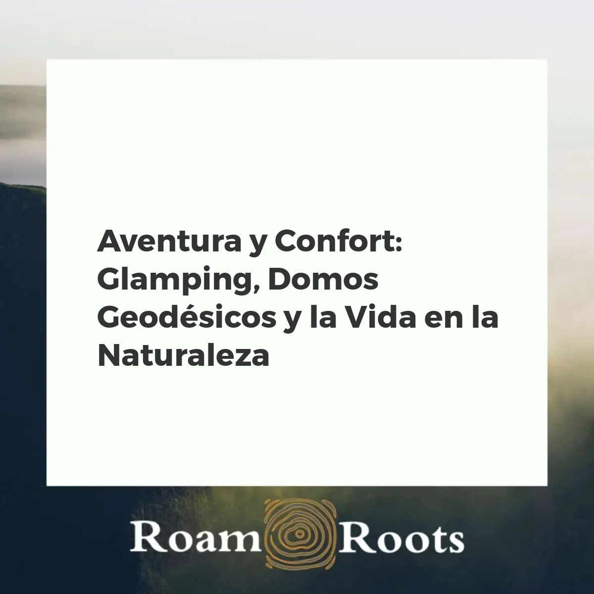 Domos geodésicos y tiny house de glamping al atardecer en la naturaleza, con montañas y estrellas de fondo.